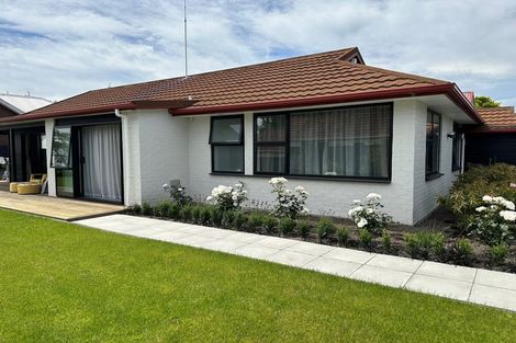 Photo of property in 68a Windermere Road, Papanui, Christchurch, 8053