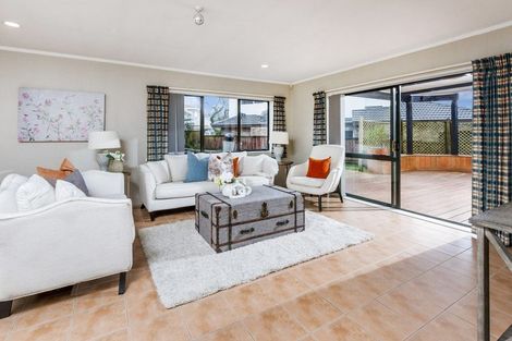 Photo of property in 5 Tornado Place, West Harbour, Auckland, 0618