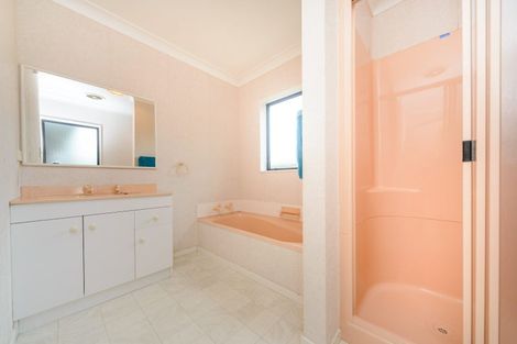 Photo of property in 112 John F Kennedy Drive, Milson, Palmerston North, 4414