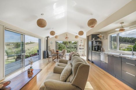 Photo of property in 241d Heatley Road, Whakapirau, Maungaturoto, 0583