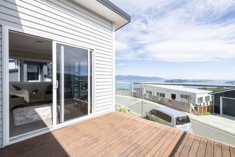 Photo of property in 3 Cessna Way, Newlands, Wellington, 6037