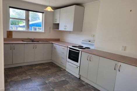 Photo of property in 11 Oawai Place, Marfell, New Plymouth, 4310