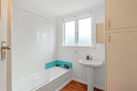 Photo of property in 10 Parakai Street, Paraparaumu, 5032