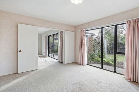 Photo of property in 2/280b Sawyers Arms Road, Bishopdale, Christchurch, 8053