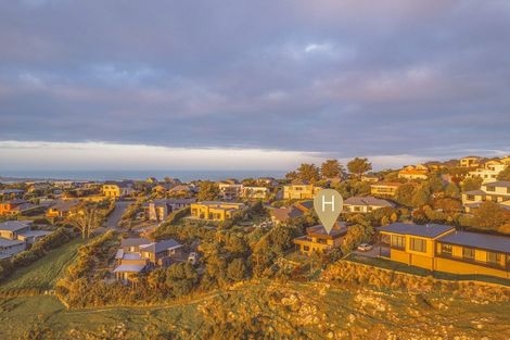 Photo of property in 3 Plains View, Mount Pleasant, Christchurch, 8081