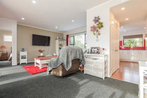 Photo of property in 3 Tamaki Bay Drive, Pakuranga, Auckland, 2010