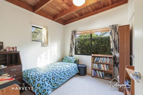 Photo of property in 1/36 Konini Road, Titirangi, Auckland, 0604