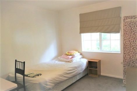 Photo of property in 2/7 Bruce Road, Glenfield, Auckland, 0629