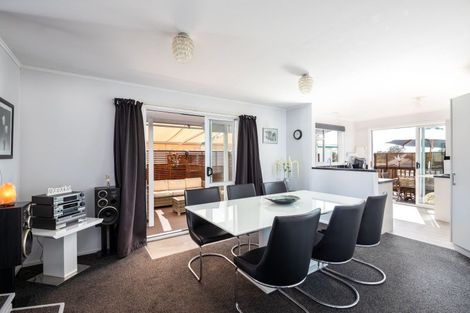 Photo of property in 18 Raniera Street, Glen Avon, New Plymouth, 4312