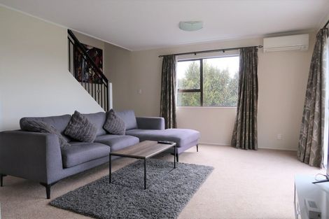 Photo of property in 35b Sunhaven Drive, Newlands, Wellington, 6037