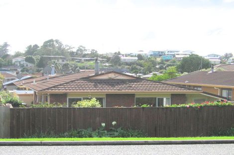 Photo of property in 1/45 Bay Street, Red Beach, 0932