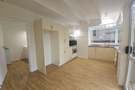 Photo of property in 35 Weymouth Street, New Plymouth, 4310