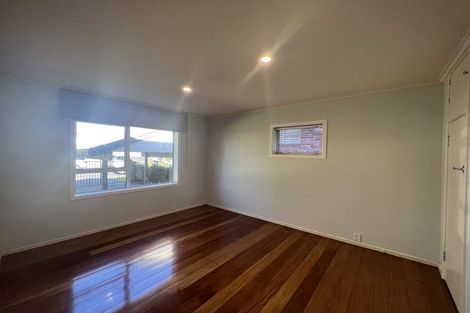 Photo of property in 1/9 Corrella Road, Belmont, Auckland, 0622