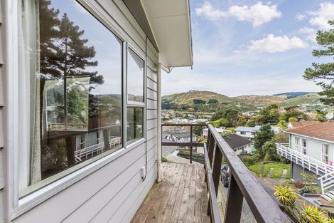 Photo of property in 22 Fyvie Avenue, Tawa, Wellington, 5028