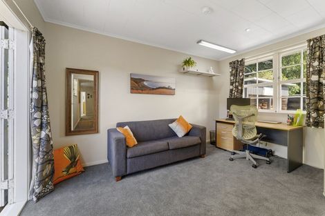 Photo of property in 10 Colonial Grove, Tawa, Wellington, 5028
