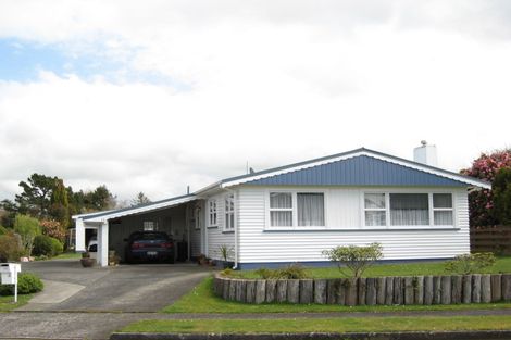 Photo of property in 13 Montjoy Street, Stratford, 4332