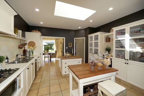 Photo of property in 42 Pukekura Place, Taradale, Napier, 4112