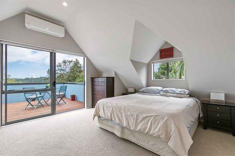 Photo of property in 2/19 Pemberton Avenue, Bayview, Auckland, 0629