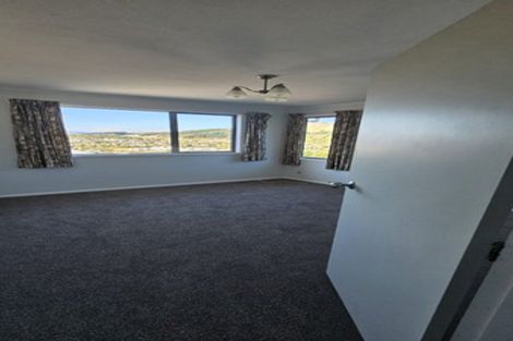 Photo of property in 3 Saint Aidans Way, Tawa, Wellington, 5028