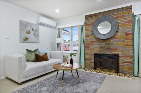 Photo of property in 22 Chilcott Road, Henderson, Auckland, 0612