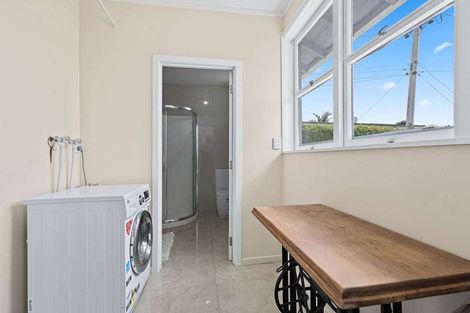 Photo of property in 1/221 Onewa Road, Birkenhead, Auckland, 0626