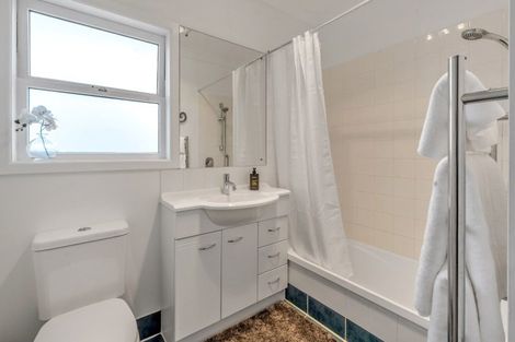 Photo of property in 35 Ridge Road, Howick, Auckland, 2014