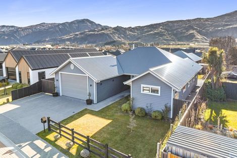 Photo of property in 2 Hortons Way, Cromwell, 9310