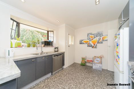 Photo of property in 14 Wikiriwhi Crescent, Awapuni, Palmerston North, 4412
