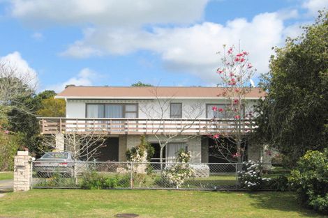 Photo of property in 8 Robinson Road, Whitianga, 3510