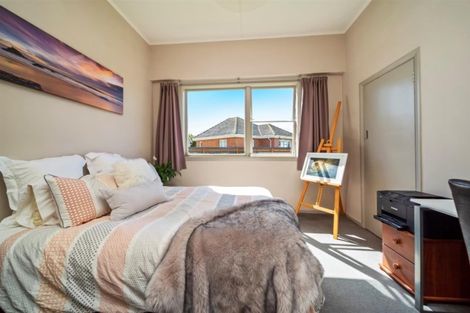 Photo of property in 37 Burns Street, Hawera, 4610