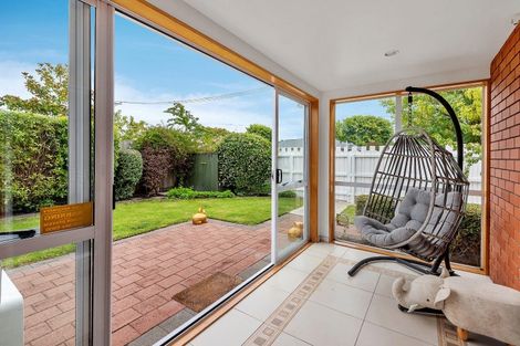 Photo of property in 33 Coniston Avenue, Ilam, Christchurch, 8041