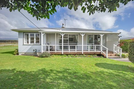 Photo of property in 57 Kuku Beach Road, Kuku, Levin, 5570