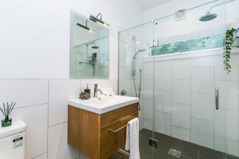 Photo of property in 106 Totara Road, Miramar, Wellington, 6022