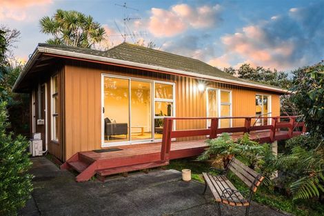 Photo of property in 18 Toporoa View, Ascot Park, Porirua, 5024