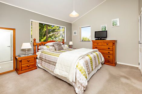 Photo of property in 16 Proteus Place, Half Moon Bay, Auckland, 2012