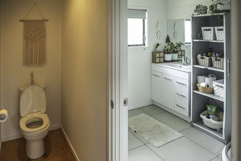 Photo of property in 37 Cable Bay Block Road, Cable Bay, 0420