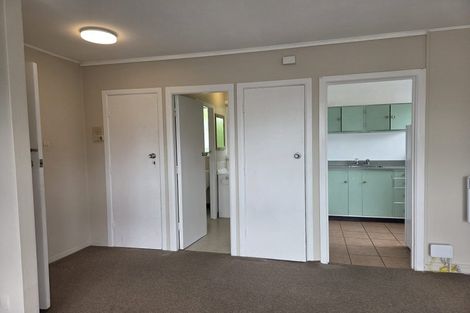 Photo of property in Churchill Flats, 213 The Terrace, Wellington Central, Wellington, 6011