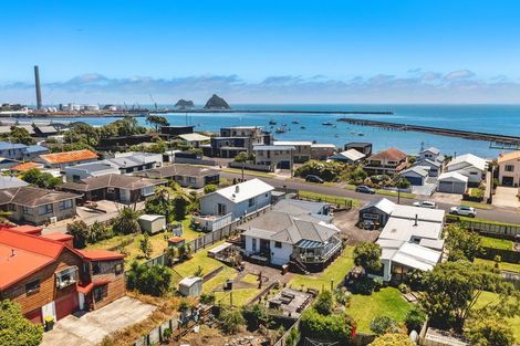 Photo of property in 9 Roy Terrace, Moturoa, New Plymouth, 4310