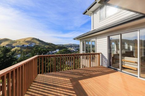 Photo of property in 32 Melksham Drive, Churton Park, Wellington, 6037