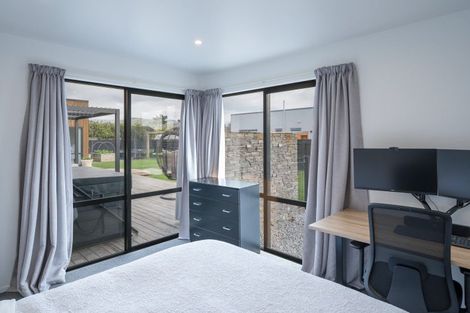 Photo of property in 12 Puketutu Grove, Motueka, 7120