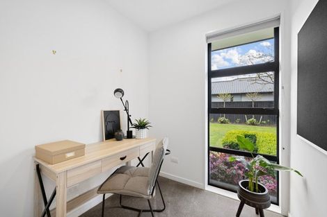 Photo of property in 5 Dalweny Lane, Cracroft, Christchurch, 8025