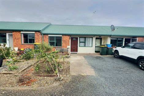Photo of property in 68 Whiteley Street, Moturoa, New Plymouth, 4310