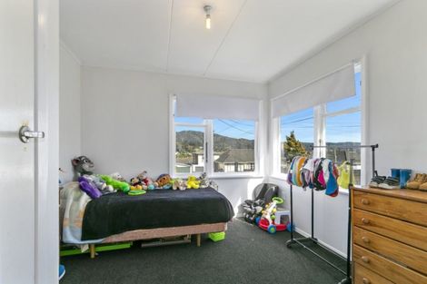 Photo of property in 71 Petrie Street, Wainuiomata, Lower Hutt, 5014