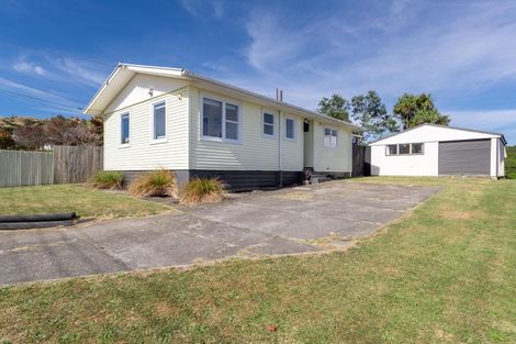 Photo of property in 96 Sievers Grove, Cannons Creek, Porirua, 5024