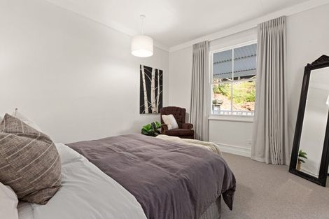 Photo of property in 95 Milton Road, Bluff Hill, Napier, 4110