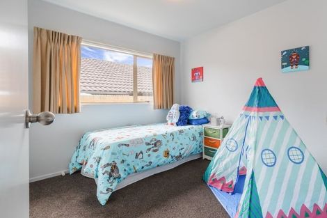 Photo of property in 7b Woodbank Drive, Glen Eden, Auckland, 0602