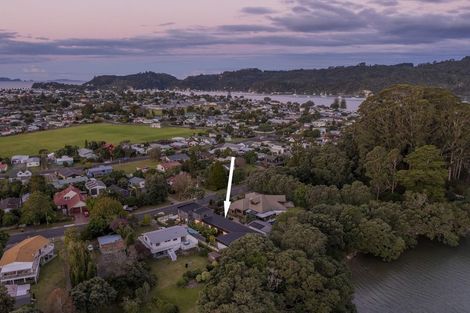 Photo of property in 6 Robinson Road, Whitianga, 3510