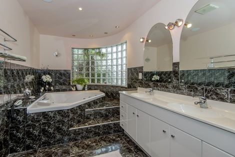 Photo of property in 4 Ledger Lane, Mount Pleasant, Christchurch, 8081