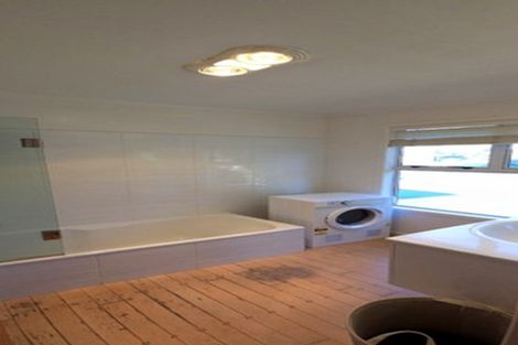 Photo of property in 5 Paulange Place, Pakuranga Heights, Auckland, 2010