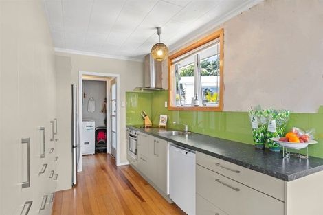 Photo of property in 42 Cumberland Street, Merrilands, New Plymouth, 4312